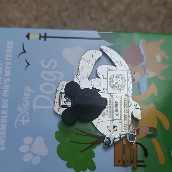 Disney Dog 2024 Mystery Pin - Copper - Picture 3 of 3
